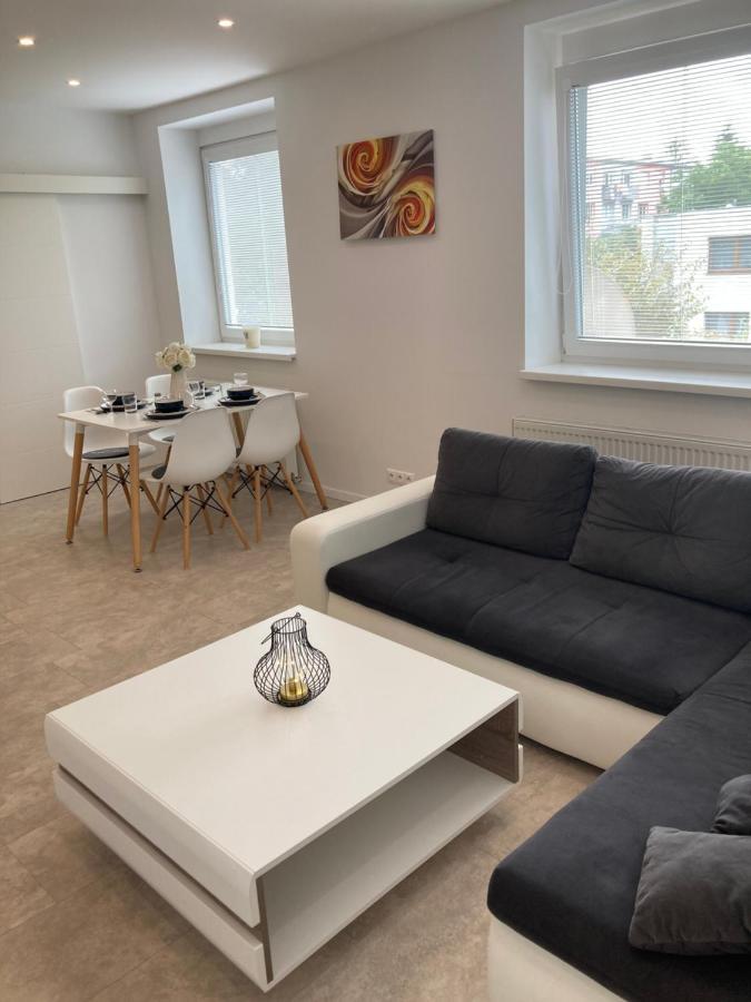 Apartman Duna ปิเอชตานี ภายนอก รูปภาพ