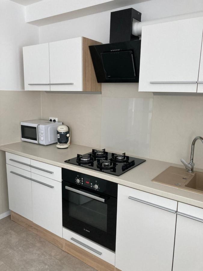 Apartman Duna ปิเอชตานี ภายนอก รูปภาพ